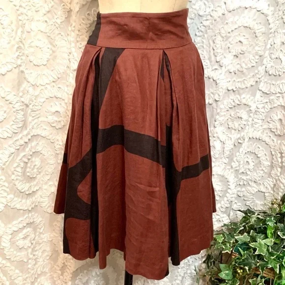 BANANA REPUBLIC fit and flare skirt in rust brown w/black graphic design- 6 - Picture 4 of 11